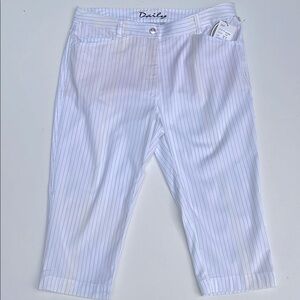 🦓NWT Daily Sports capri🦓